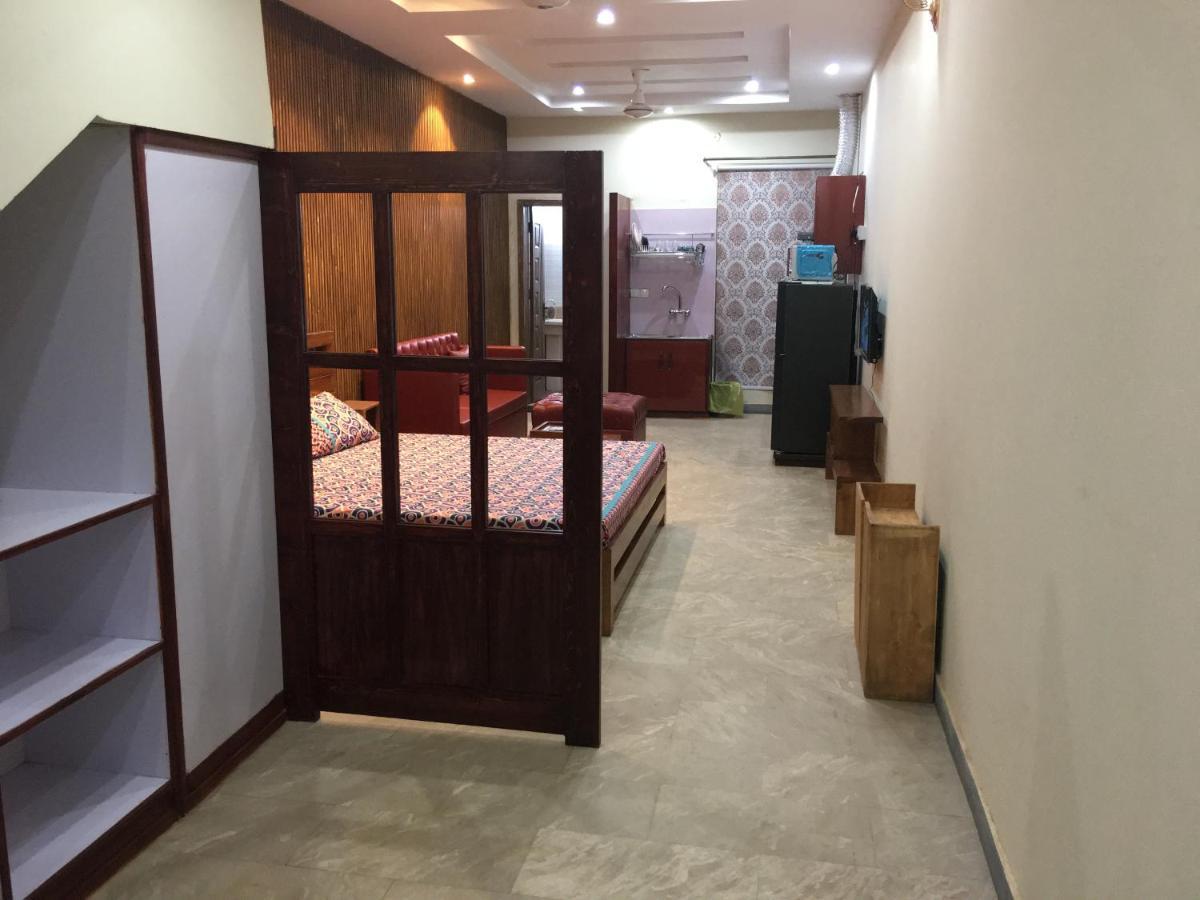 One Bed Studio Apartment Near Shaukat Khanum Lahore Buitenkant foto