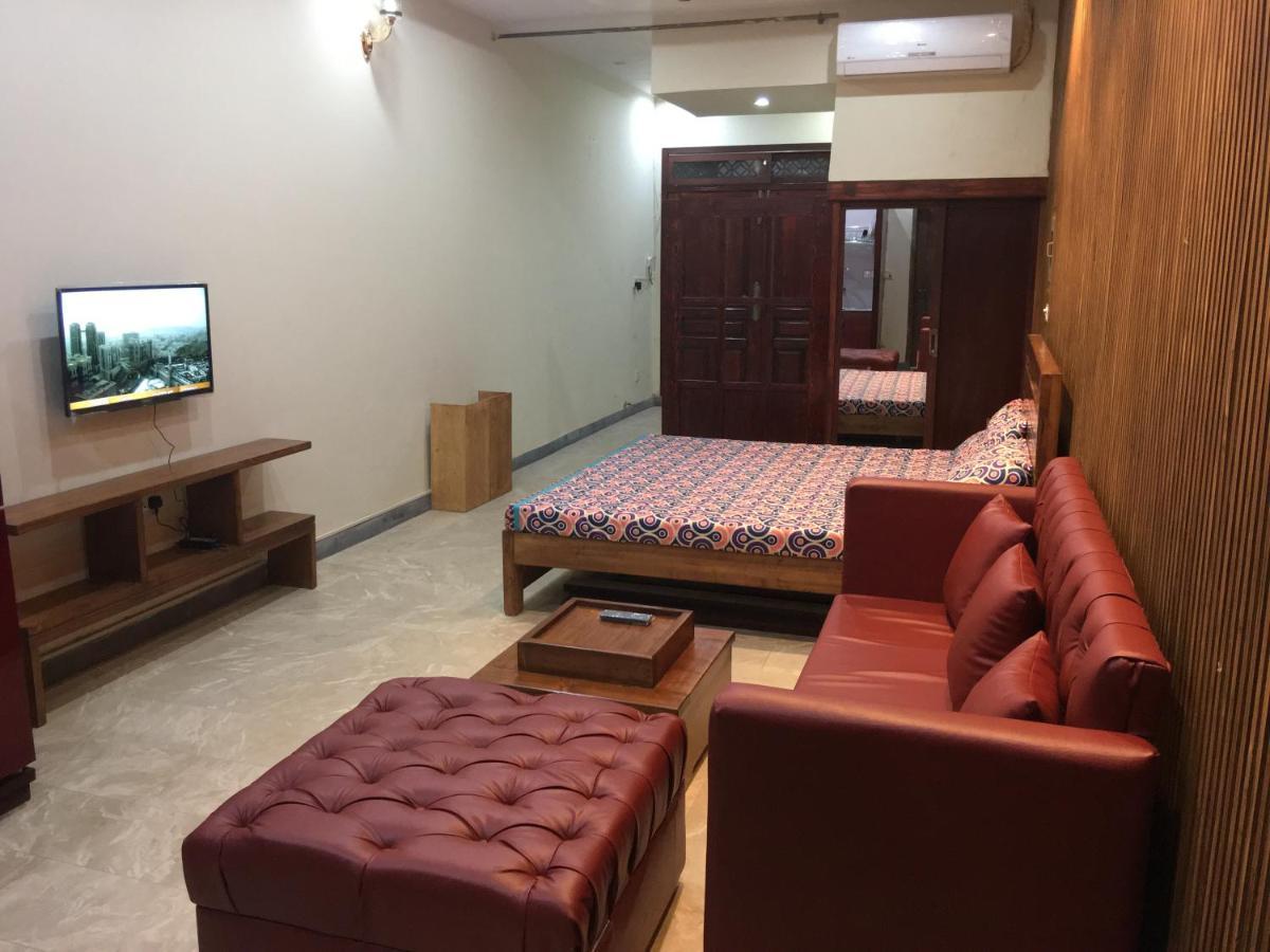 One Bed Studio Apartment Near Shaukat Khanum Lahore Buitenkant foto