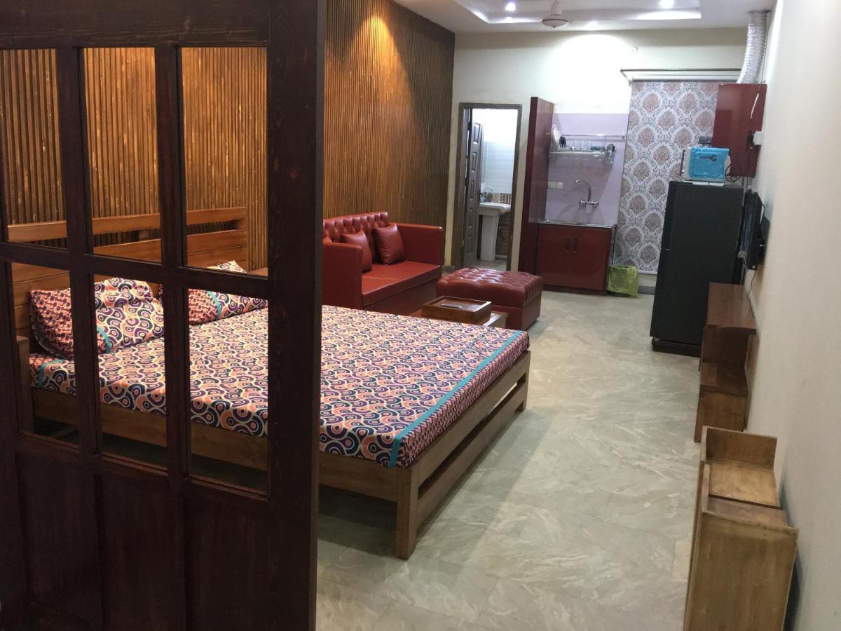 One Bed Studio Apartment Near Shaukat Khanum Lahore Buitenkant foto