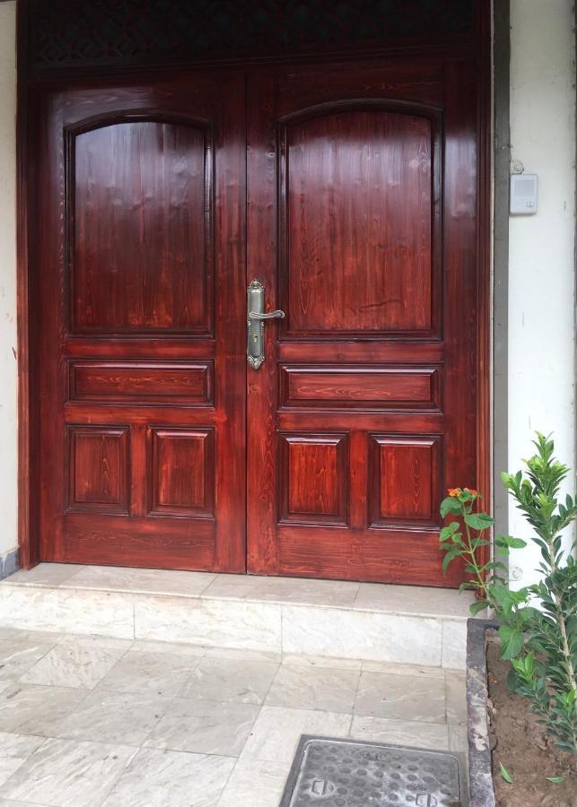One Bed Studio Apartment Near Shaukat Khanum Lahore Buitenkant foto